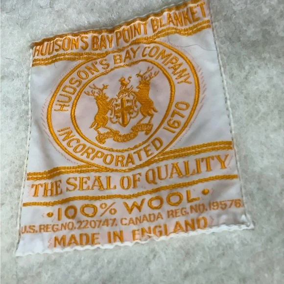 Hudson Bay point stripe wool blanket - Picture 2 of 3